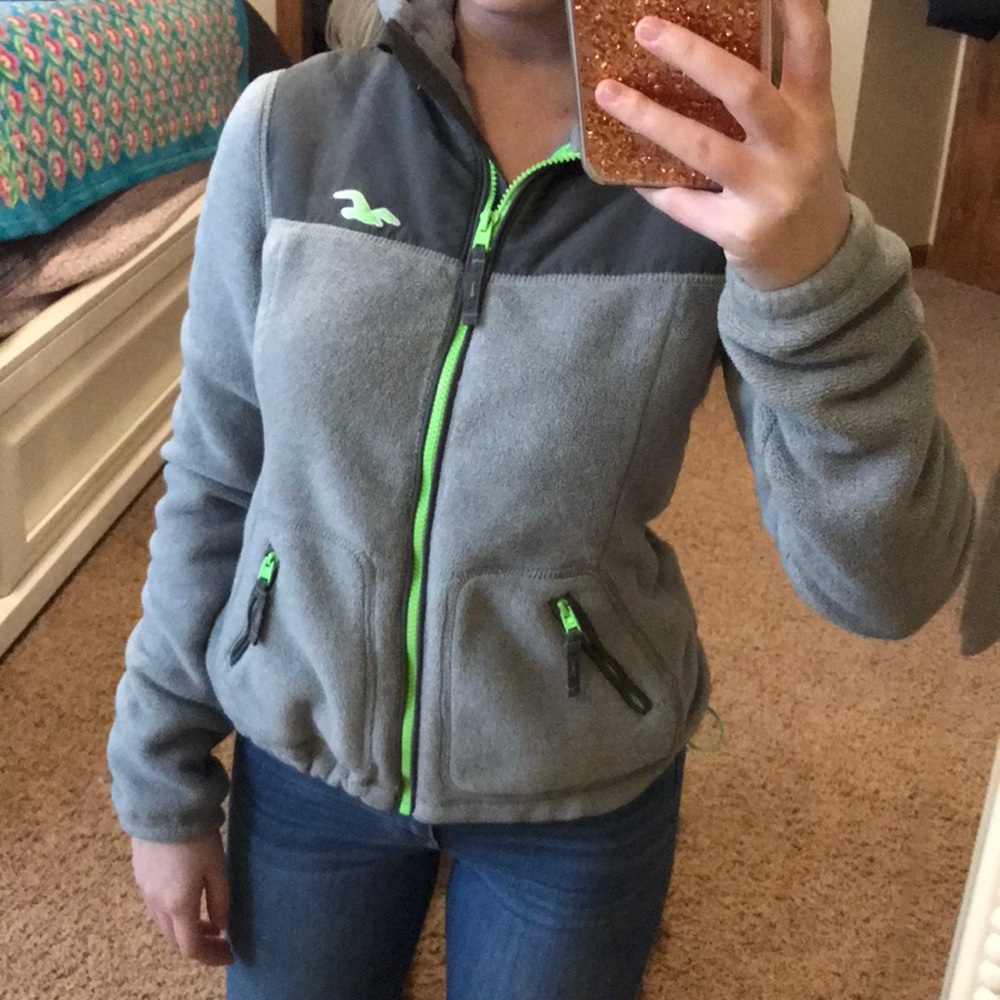 Hollister zip up :)